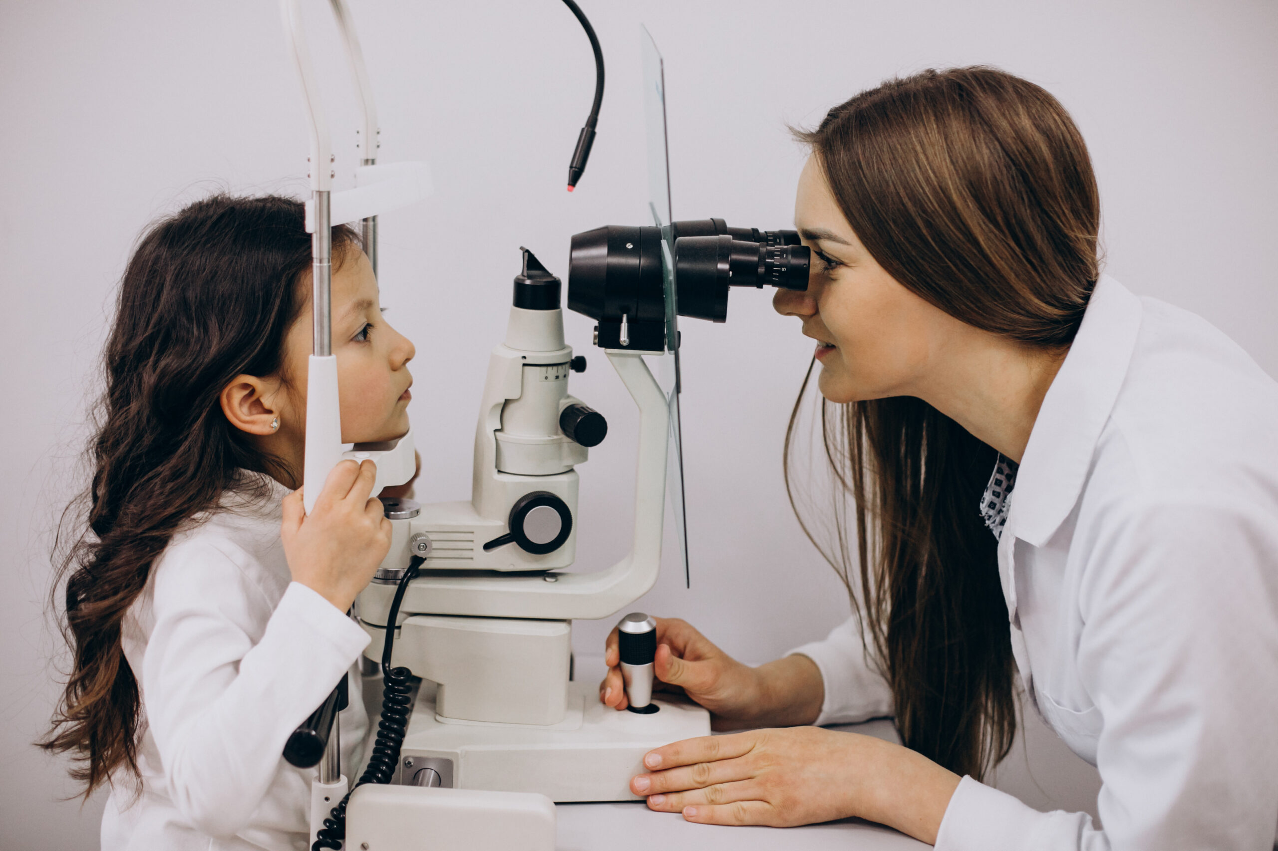 OCT vs Pentacam Eye Exam Comparison and why both tests are done